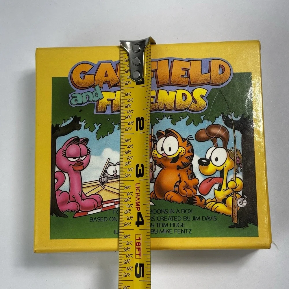 Garfield and Friends Four Little Books in a Box 1980 Tom Huge Mike Fentz